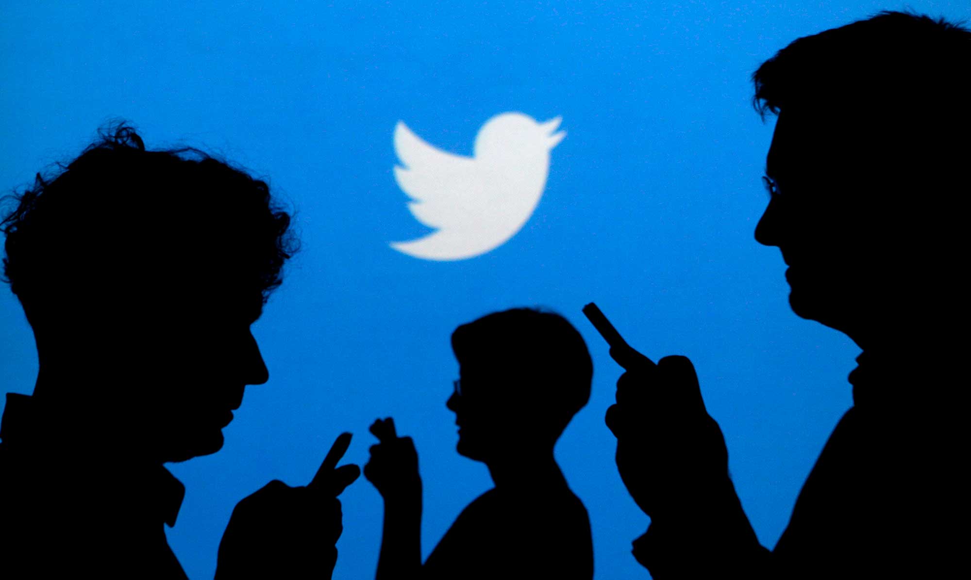 Twitter urges all users to change passwords
