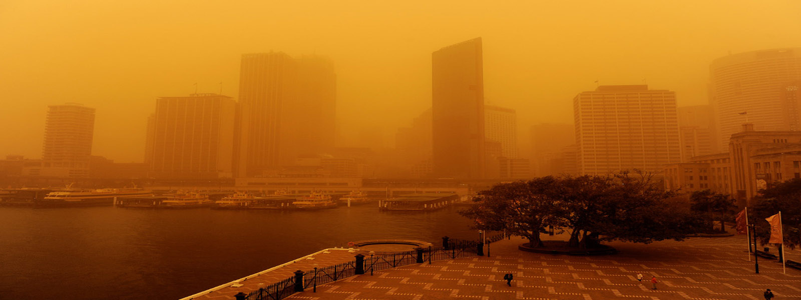 Dust storm covers Australian town in orange