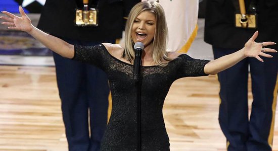 Fergie apologises for national anthem performance