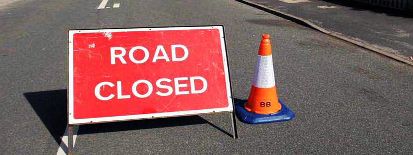 Lane closed due to Kelani Bridge construction 