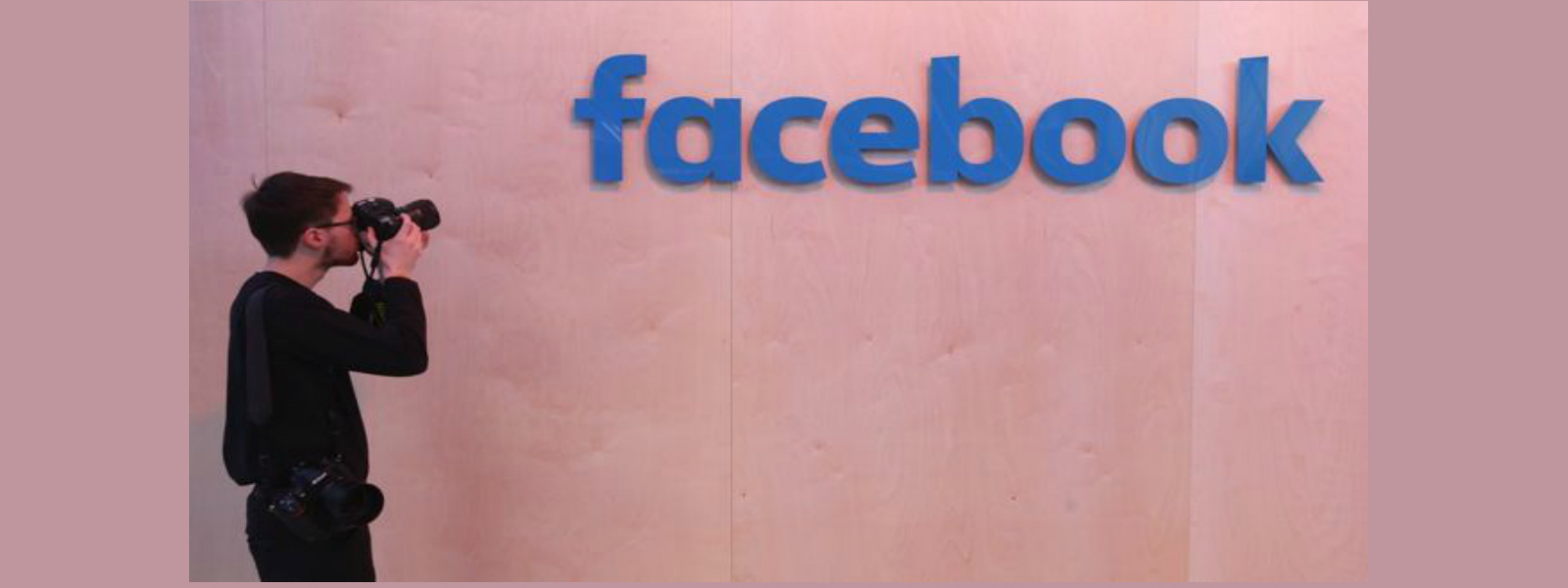 Facebook shares drop 2.6% at market open