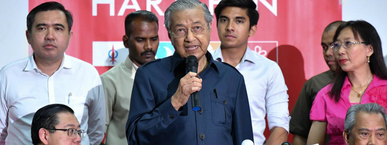 Mahathir suffers shock electoral defeat