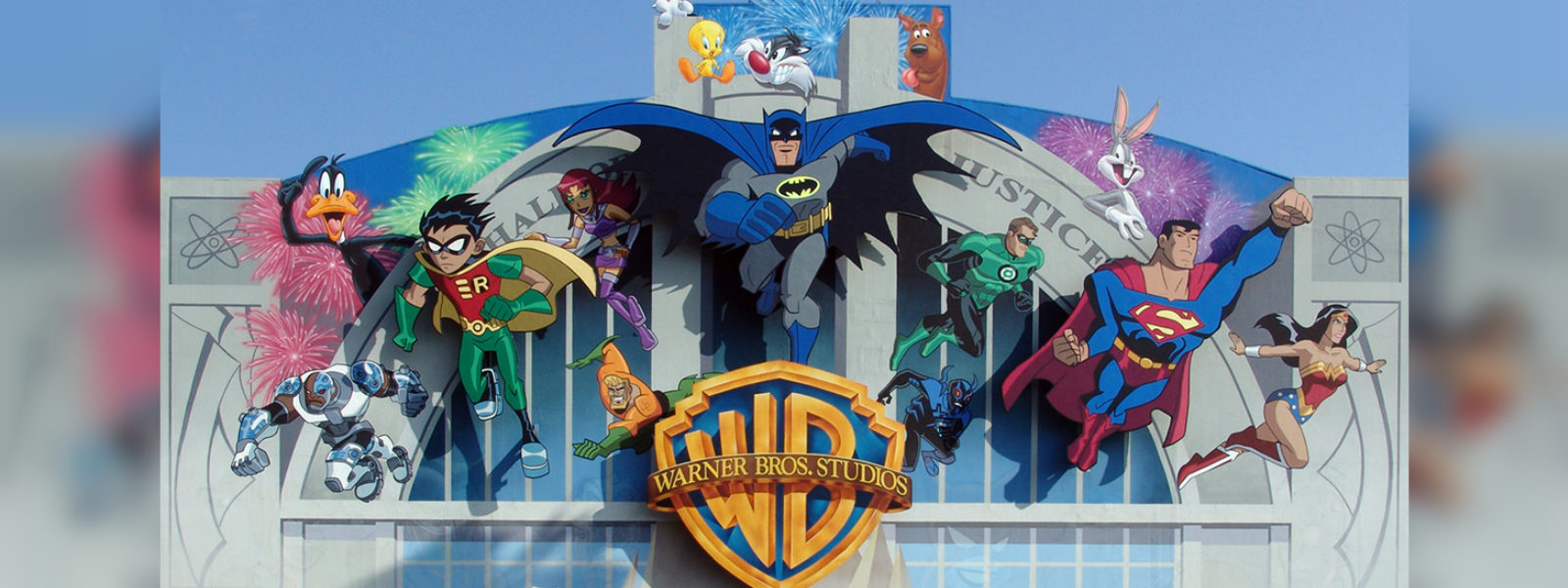 Stars & trailers as WB take over Comic-con