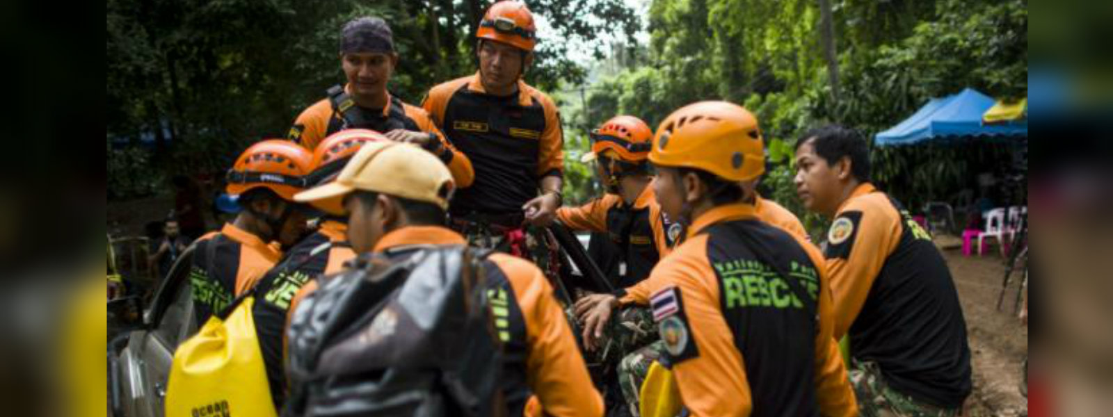 Rescue mission to free Thailand boys begin
