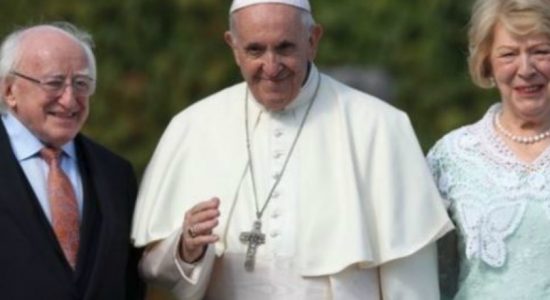 Pope Francis welcomed by Ireland's president 