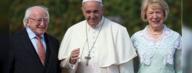 Pope Francis welcomed by Ireland's president 