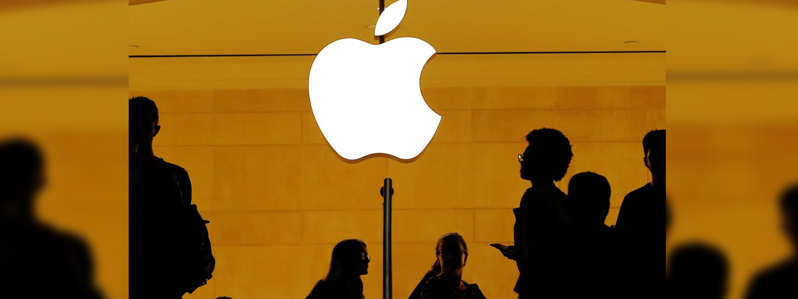 Apple is now the world's first $1 Trillion company