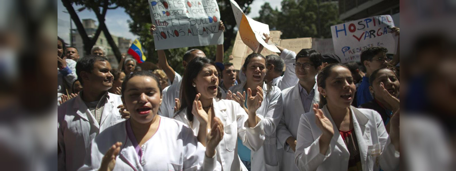 Doctors, nurses march against Maduro