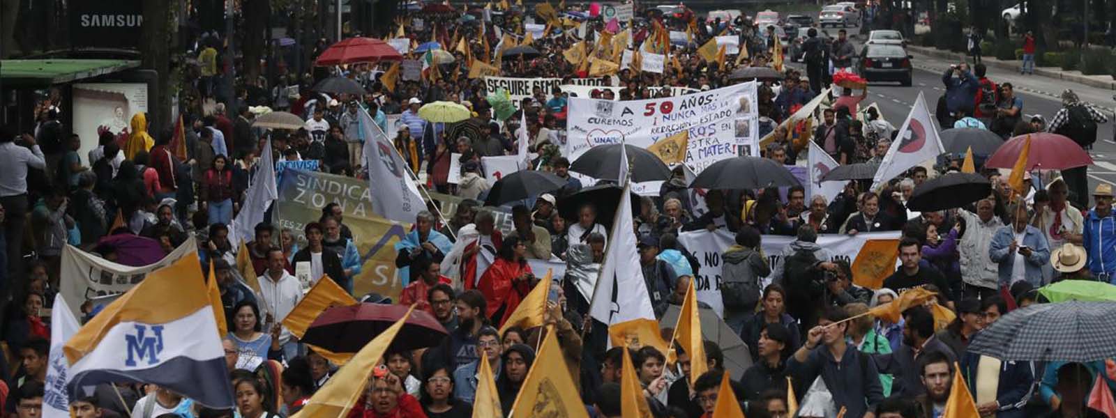 Mexican students portest against campus violence