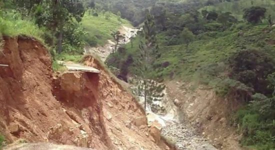 Thalawakale families evacuated due to landslides