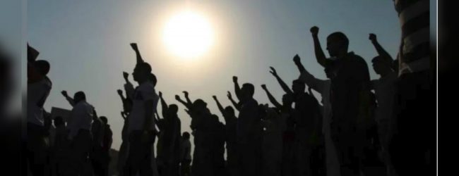 Kandy - Thalathu Oya Road blocked due to protest
