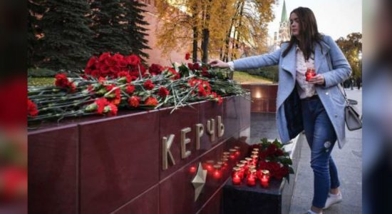 Flowers, candles for victims of Crimea attack