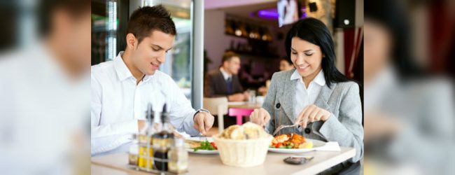 Common dining etiquettes that you should follow 