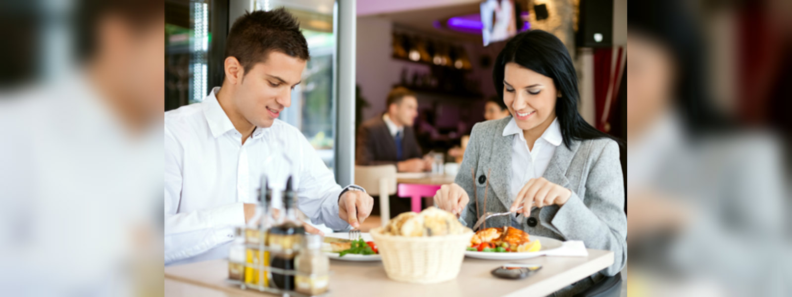 Common dining etiquettes that you should follow 