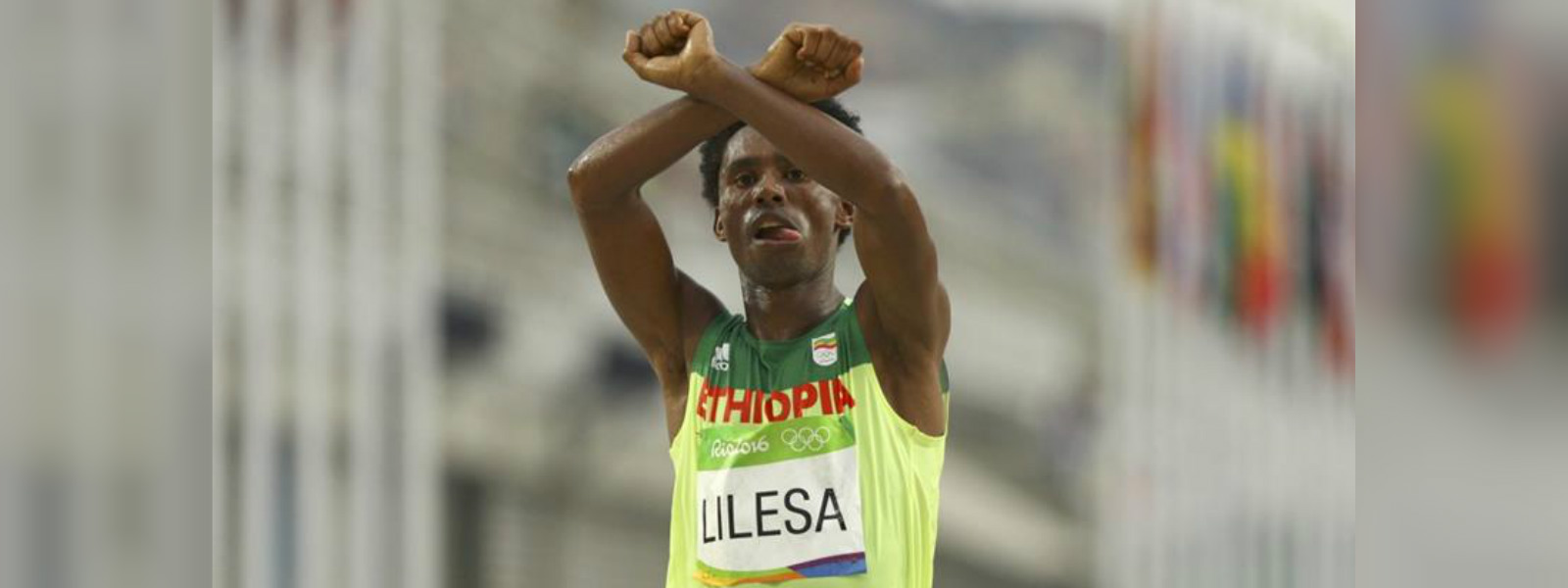 Exiled Ethiopian Olympic runner returns home 
