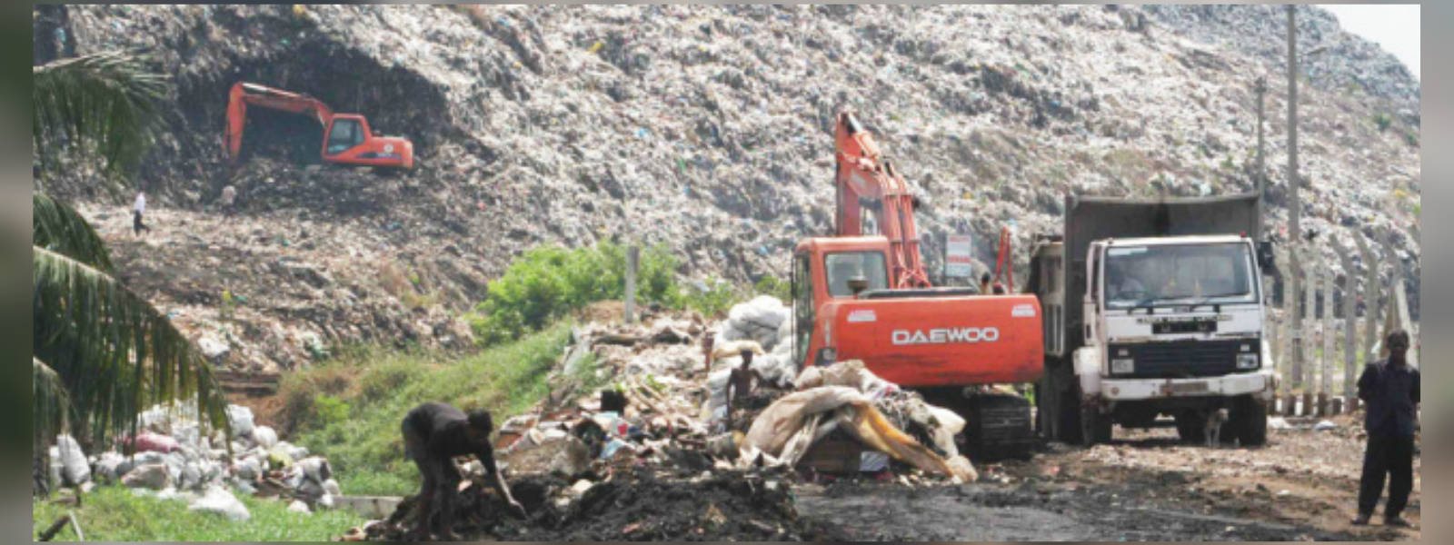 Colombo garbage taken to Aruwakkalu garbage site 