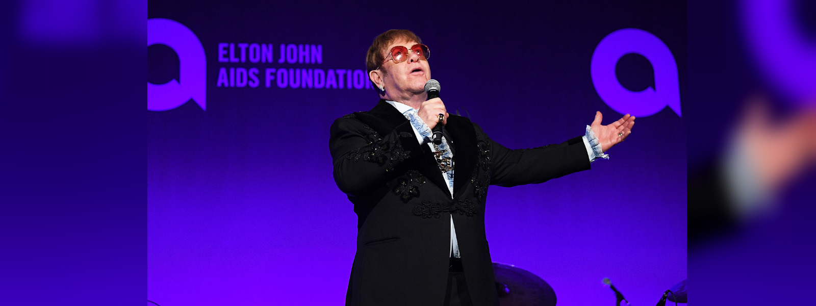 Elton John raise $3.9 Mn at AIDS Foundation Gala 