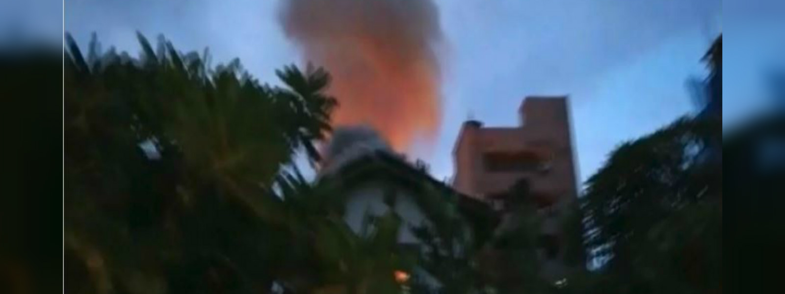 Fire erupts in two houses in Moratuwa 