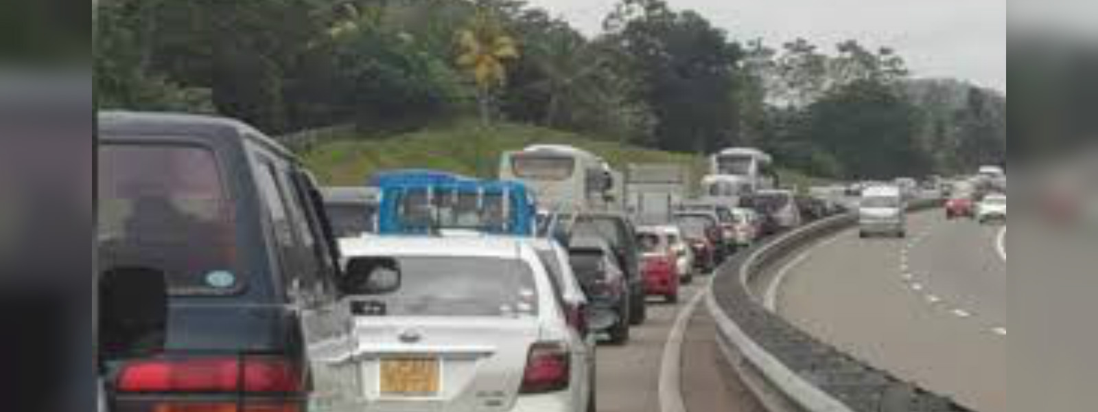 Heavy traffic at Kottawa Interchange 