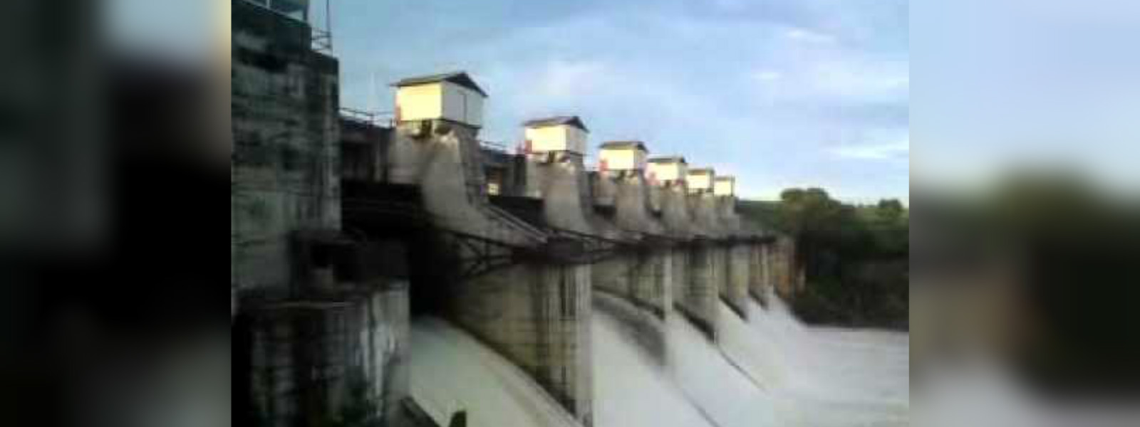Six sluice gates of Lunugamvehera reservoir opened