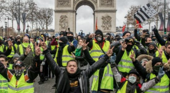 Protesters unimpressed by Macron's speech