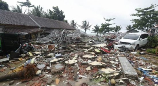 Death toll rises to 222 in Indonesian tsunami