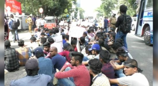 University protests causes traffic in Ward Place 