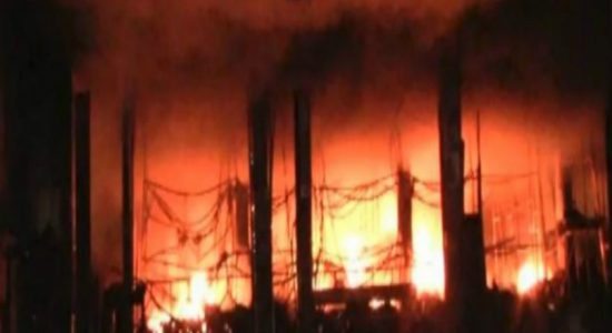 Fire destroys tyre shop in Galle