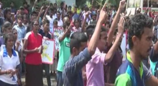 Sabaragamuwa University students rally against PM