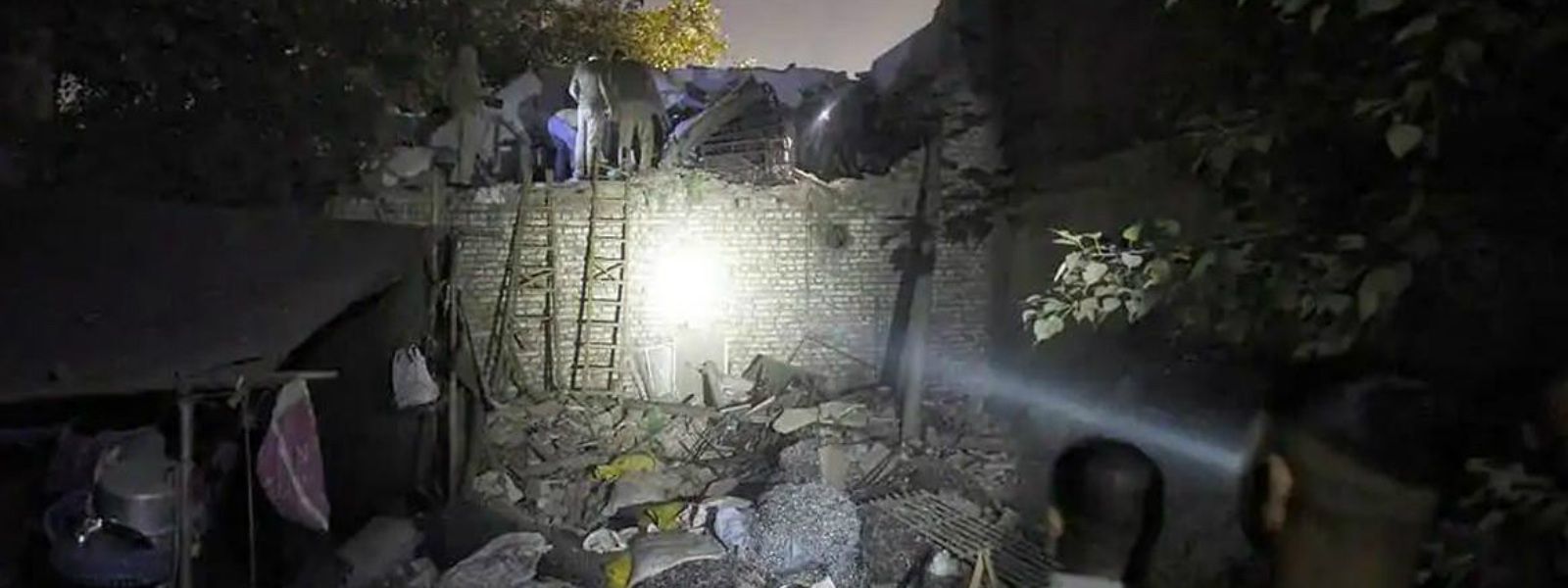 7 killed in gas cylinder explosion in Delhi
