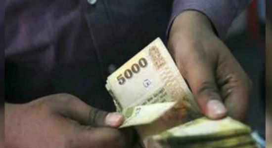 Man arrested with Rs. 400,000 counterfeit money 