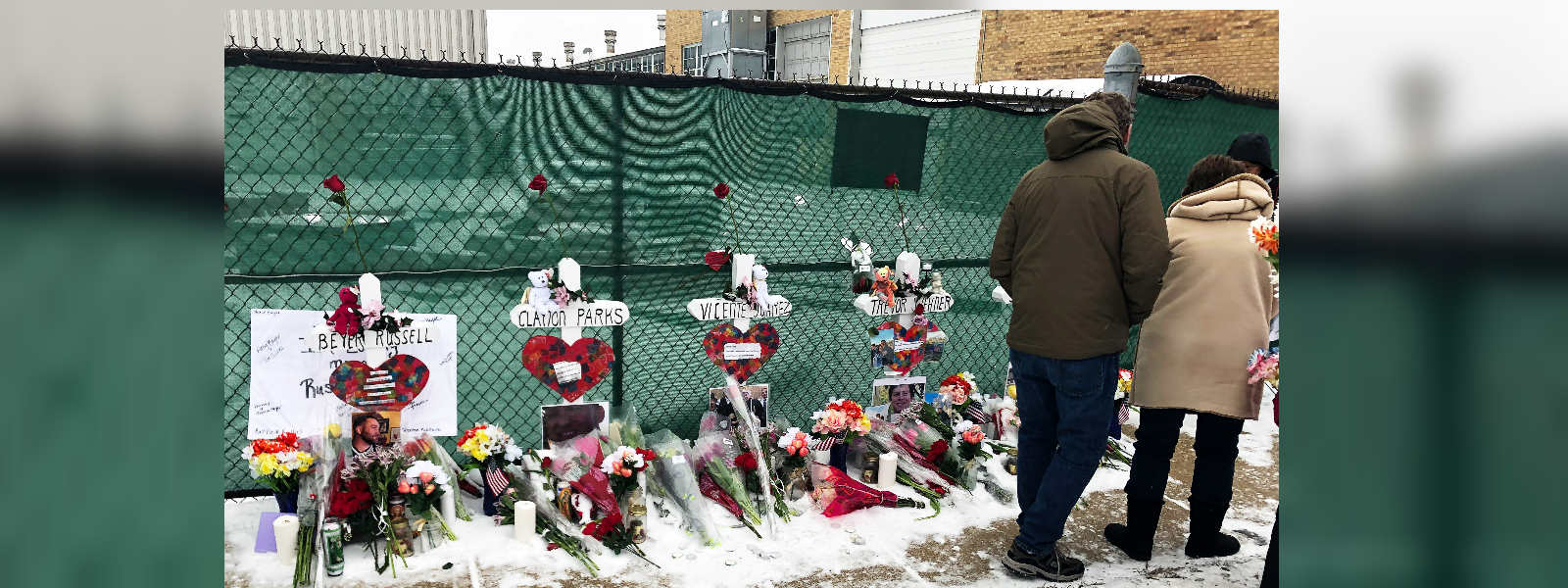 Thousands in freezing cold for Illinois shooting
