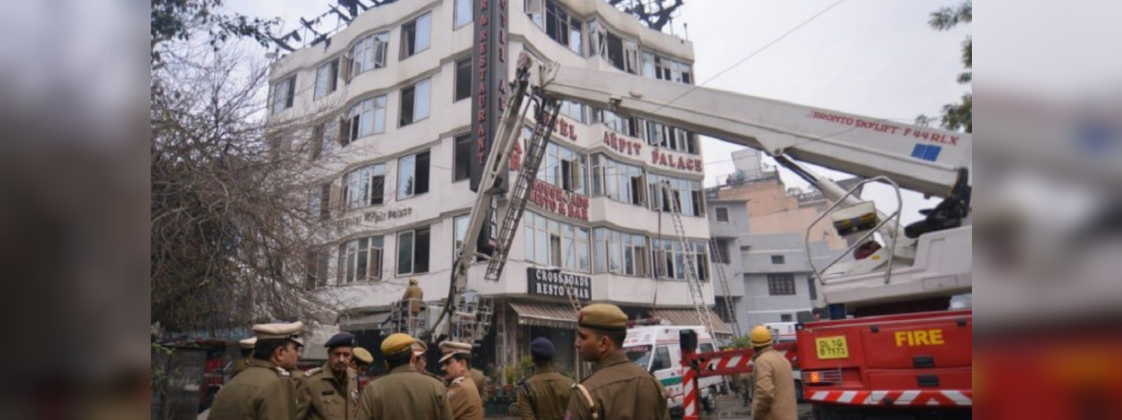 17 killed in Delhi hotel fire 