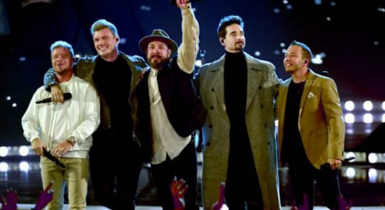 Backstreet Boys revive old favorites