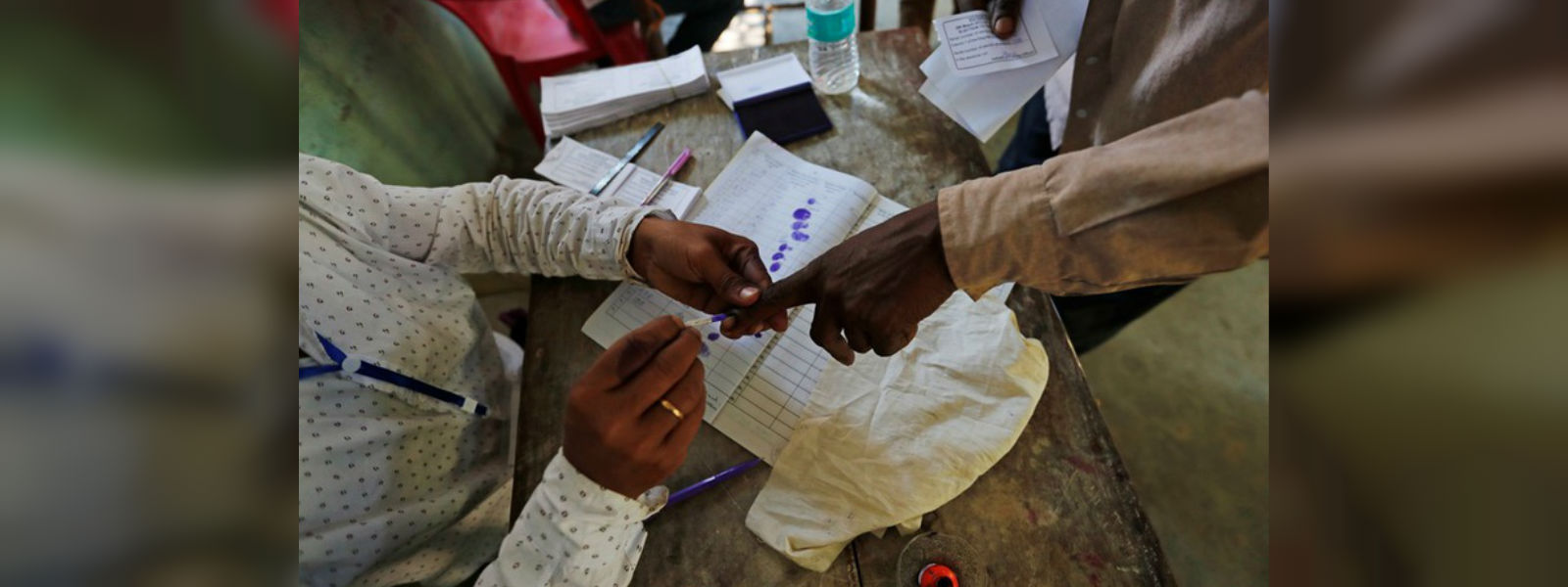 Polls open as India's election gets underway