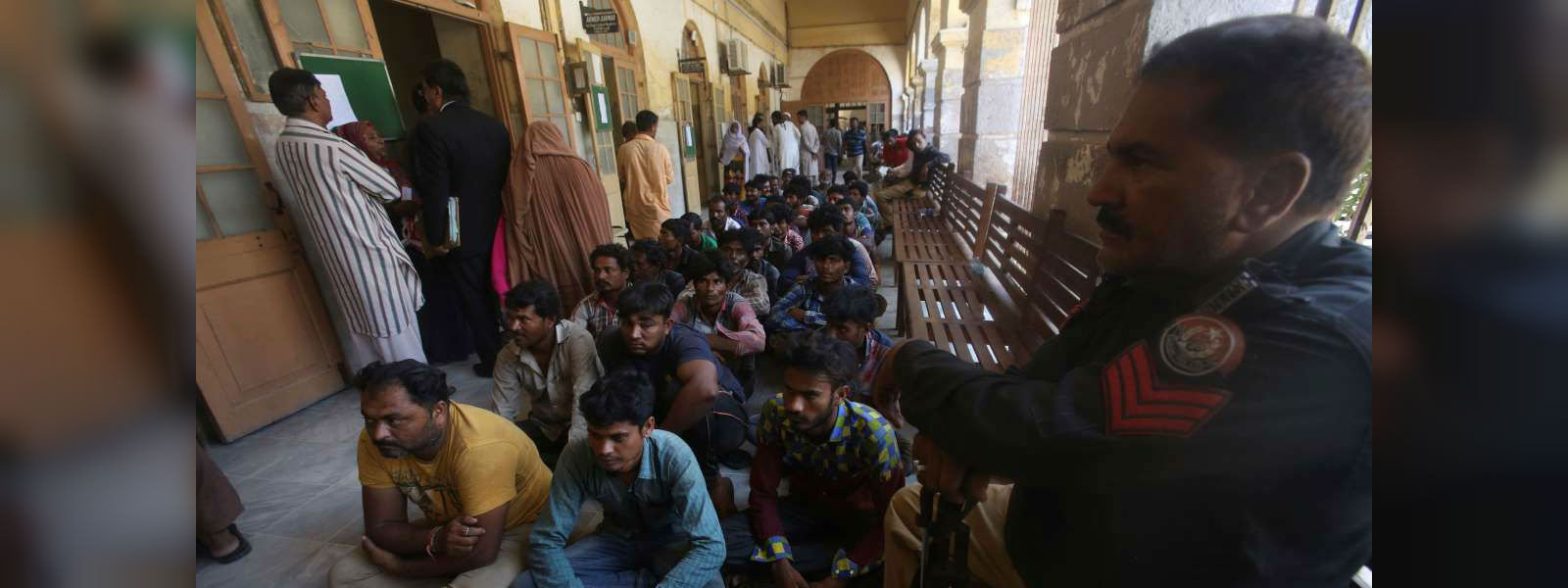 Pakistan releases 100 Indian prisoners