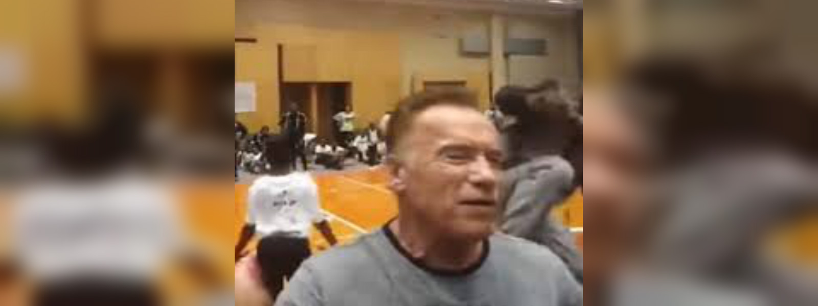 Arnold Schwarzenegger kicked in the back in S.A. 
