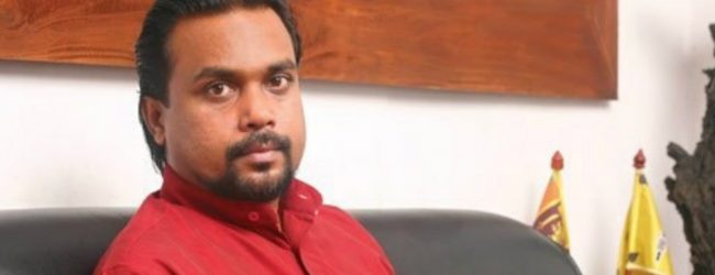 Wimal Weerawansa calls on Malwatte Mahanayake 