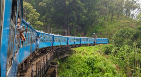 Podi-Menike derails near Diyatalawa