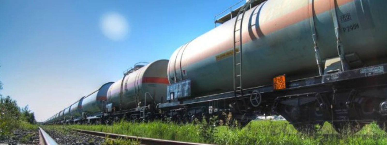 Fuel train derails in Sravasthipura