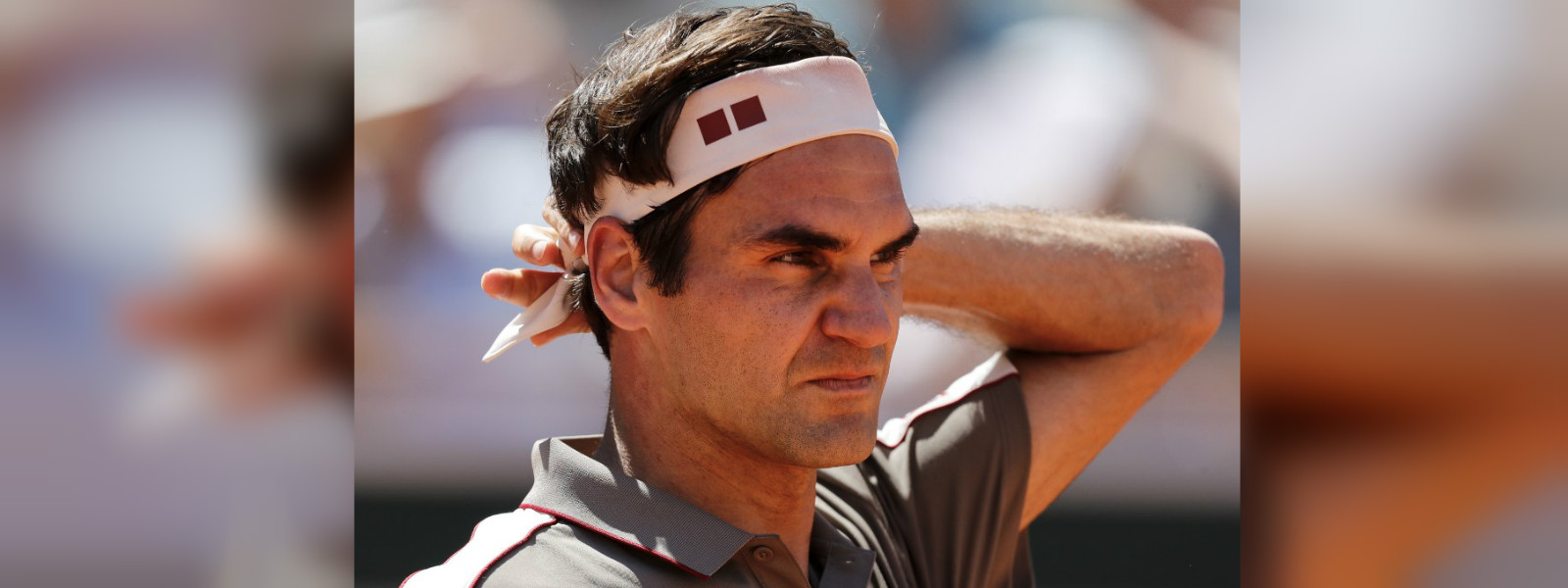 Roger Federer closes in on 10th Halle title