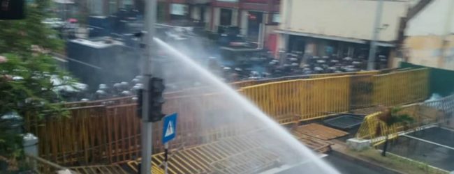 Second wave of tear gas and water discharged towards unemployed graduate protestors