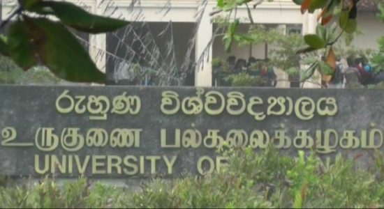 Clash between Ruhunu students & non-academic staff