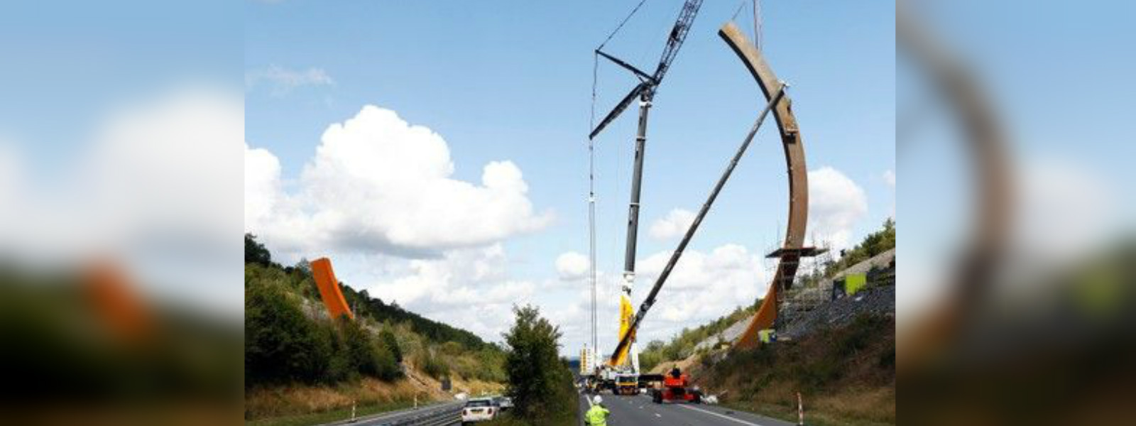 World's biggest sculpture on Belgian highway