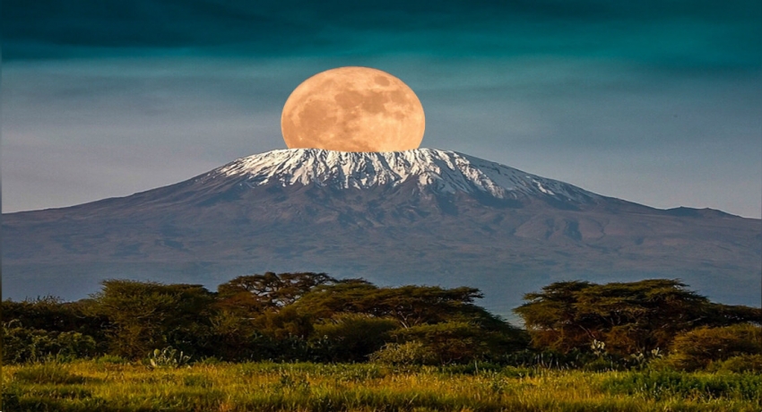 Two Sri Lankans conquer Mt.Kilimanjaro