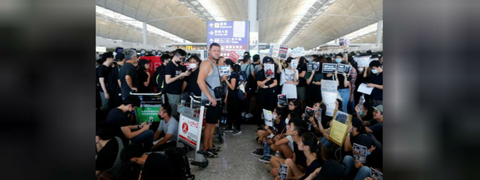 Hong Kong protests: Airport cancels flights