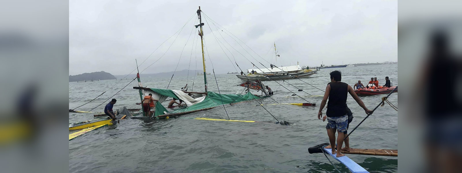 31 dead after boats capsized in central Philippine