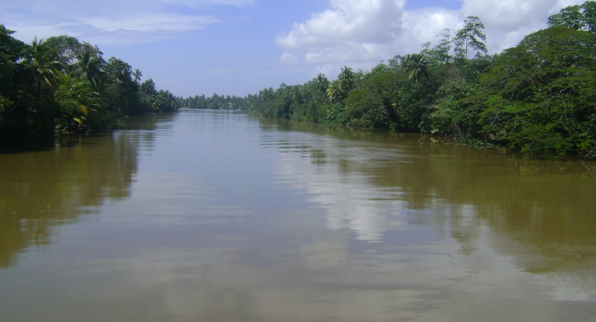 Water levels of Gin and Kalu gangas continues to rise