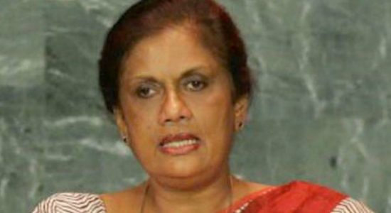 Chandrika requests Dayasiri not to destroy SLFP