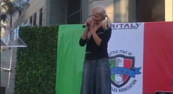Homeless subway opera singer gets stage